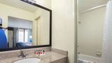 Days Inn by Wyndham Newark Wilmington Room