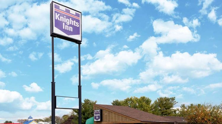 Knights Inn Martinsburg Exterior