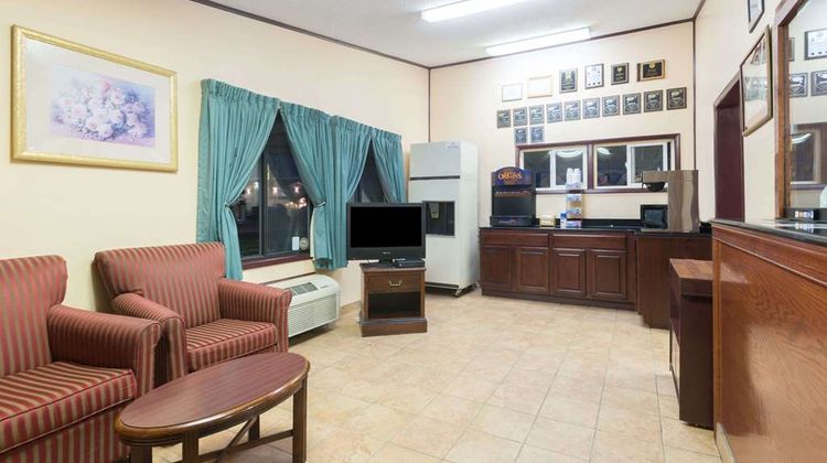 Knights Inn Martinsburg Lobby