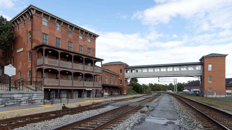 Knights Inn Martinsburg Exterior