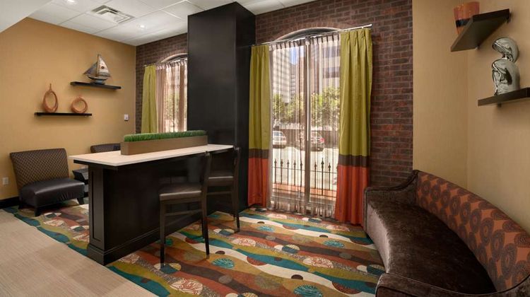 Days Inn Baltimore Inner Harbor Lobby