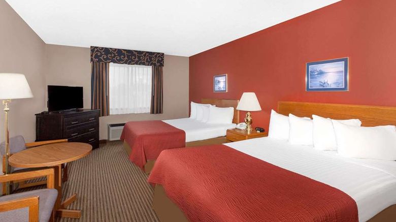 <b>Super 8 St. Ignace Room</b>. Images powered by <a href="https://iceportal.shijigroup.com/" title="IcePortal" target="_blank">IcePortal</a>.