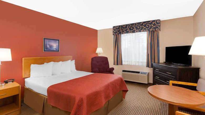 <b>Super 8 St. Ignace Room</b>. Images powered by <a href="https://iceportal.shijigroup.com/" title="IcePortal" target="_blank">IcePortal</a>.