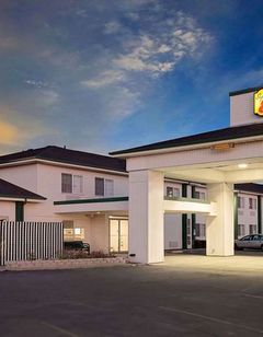 Super 8 Battle Mountain