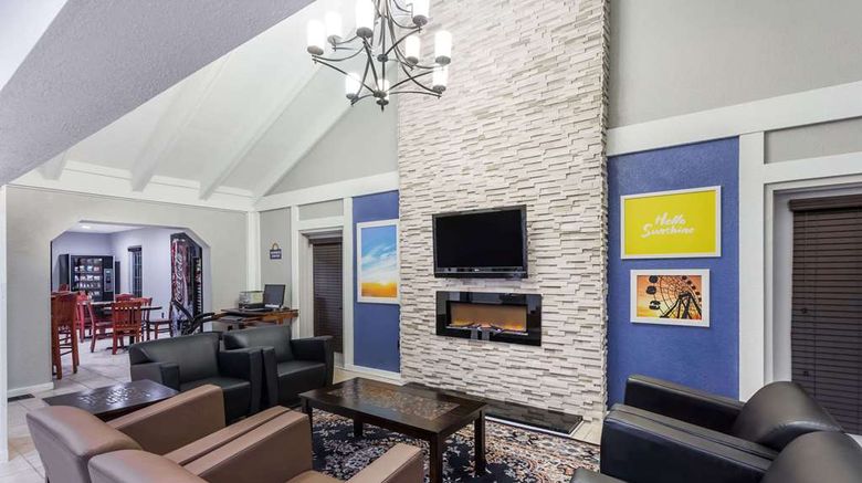 <b>Days Inn College Park Airport Best Road Lobby</b>. Images powered by <a href="https://iceportal.shijigroup.com/" title="IcePortal" target="_blank">IcePortal</a>.