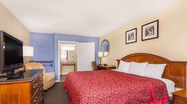 <b>Days Inn College Park Airport Best Road Room</b>. Images powered by <a href="https://iceportal.shijigroup.com/" title="IcePortal" target="_blank">IcePortal</a>.