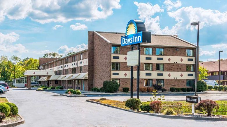 Days Inn Hurstbourne Exterior. Images powered by <a href="https://iceportal.shijigroup.com" target="_blank" rel="noopener">Ice Portal</a>.