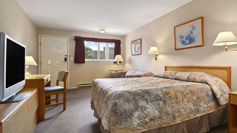 <b>Travelodge Salmon Arm Room</b>. Images powered by <a href="https://iceportal.shijigroup.com/" title="IcePortal" target="_blank">IcePortal</a>.