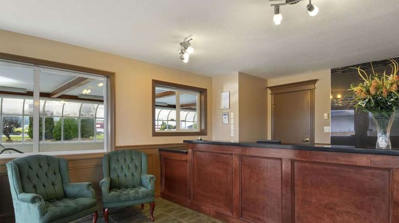 <b>Travelodge Salmon Arm Lobby</b>. Images powered by <a href="https://iceportal.shijigroup.com/" title="IcePortal" target="_blank">IcePortal</a>.