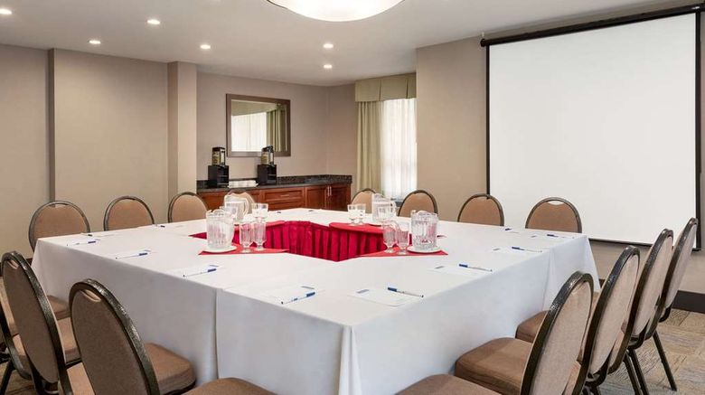 <b>Travelodge Oshawa Meeting</b>. Images powered by <a href="https://iceportal.shijigroup.com/" title="IcePortal" target="_blank">IcePortal</a>.