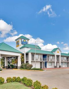 Days Inn & Suites Bentonville