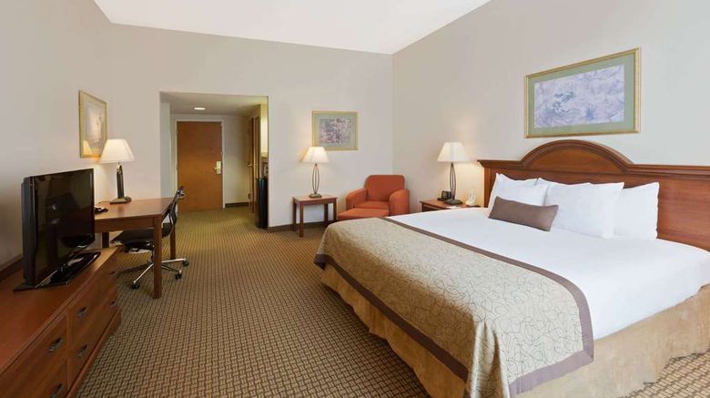 <b>Wingate by Wyndham Charlotte Arpt I-85 Room</b>. Images powered by <a href="https://iceportal.shijigroup.com/" title="IcePortal" target="_blank">IcePortal</a>.