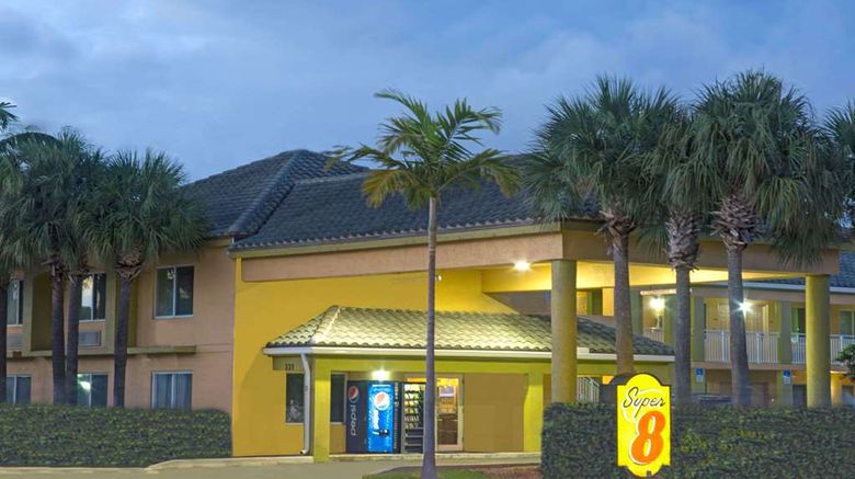 Super 8 Dania/Fort Lauderdale Arpt Exterior. Images powered by <a href="http://web.iceportal.com" target="_blank" rel="noopener">Ice Portal</a>.