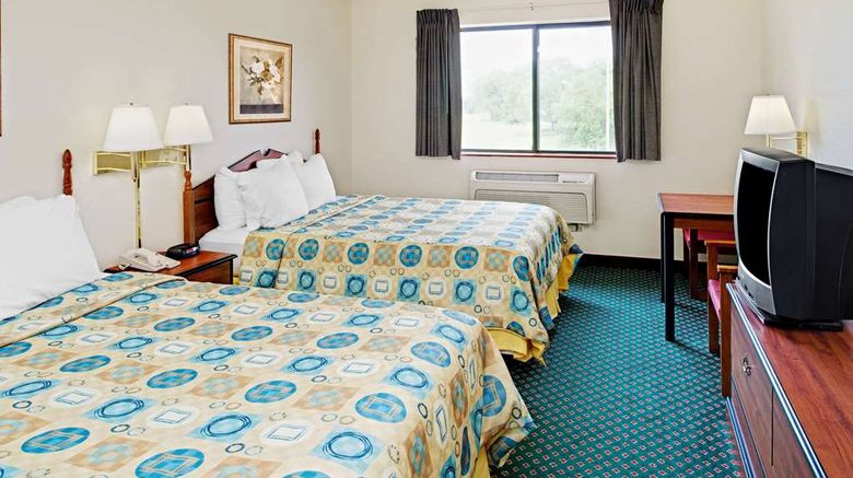 <b>Super 8 Omaha Eppley Airport/Carter Lake Room</b>. Images powered by <a href="https://iceportal.shijigroup.com/" title="IcePortal" target="_blank">IcePortal</a>.