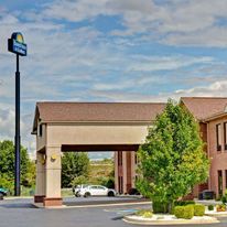 Days Inn & Suites Louisville Airport SW