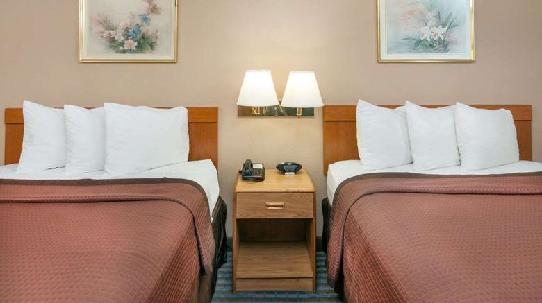 <b>Days Inn Charleston Room</b>. Images powered by <a href="https://iceportal.shijigroup.com/" title="IcePortal" target="_blank">IcePortal</a>.