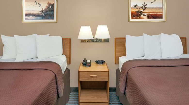 <b>Days Inn Charleston Room</b>. Images powered by <a href="https://iceportal.shijigroup.com/" title="IcePortal" target="_blank">IcePortal</a>.