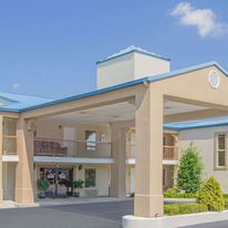 Days Inn & Suites Pine Bluff