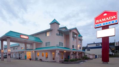 Ramada by Wyndham 100 Mile House