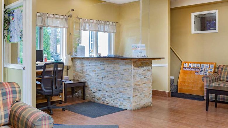 <b>Travelodge Bracebridge Lobby</b>. Images powered by <a href="https://iceportal.shijigroup.com/" title="IcePortal" target="_blank">IcePortal</a>.