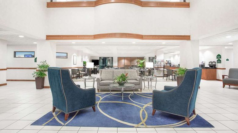 <b>Wingate by Wyndham Green Bay/Airport Lobby</b>. Images powered by <a href="https://iceportal.shijigroup.com/" title="IcePortal" target="_blank">IcePortal</a>.