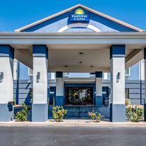 Days Inn and Suites Prattville