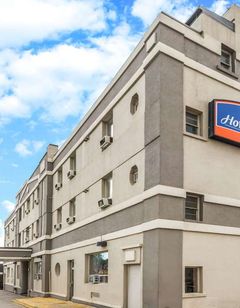 Howard Johnson Inn Toronto Downtown West