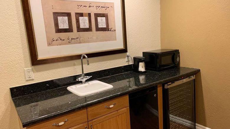 <b>Travelodge Las Vegas Arpt N/Near Strip Room</b>. Images powered by <a href="https://iceportal.shijigroup.com/" title="IcePortal" target="_blank">IcePortal</a>.