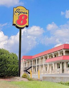 Super 8 Laurel
