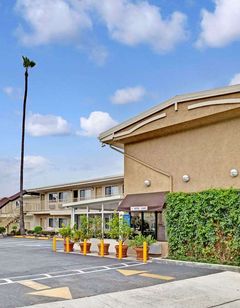 Super 8 Los Angeles-Culver City Area