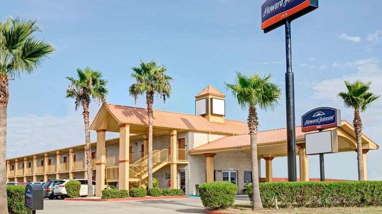 Howard Johnson Galveston Exterior. Images powered by <a href="http://web.iceportal.com" target="_blank" rel="noopener">Ice Portal</a>.