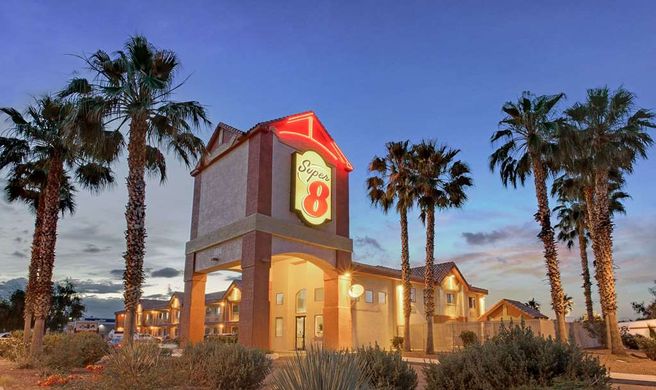 Super 8 Tucson/Grant Road Area- Tourist Class Tucson, AZ Hotels 