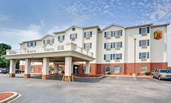 Super 8 Louisville/Expo Center
