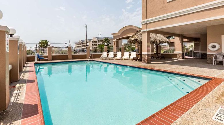<b>Baymont Inn & Suites Galveston Pool</b>. Images powered by <a href="https://iceportal.shijigroup.com/" title="IcePortal" target="_blank">IcePortal</a>.