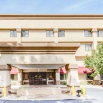 Baymont Inn & Suites Kalamazoo