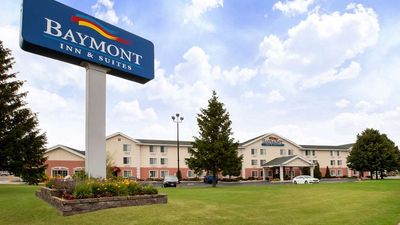 Baymont Inn & Suites Mackinaw City