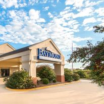 Baymont Inn & Suites Topeka