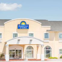 Days Inn & Suites Swainsboro