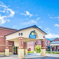 Days Inn & Suites Jeffersonville IN