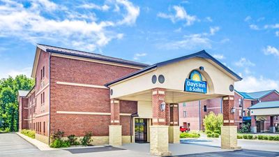 Days Inn & Suites Jeffersonville IN