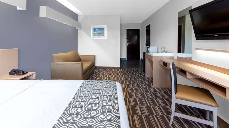 <b>Microtel Inn & Suites BWI Airport Suite</b>. Images powered by <a href="https://iceportal.shijigroup.com/" title="IcePortal" target="_blank">IcePortal</a>.