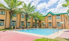 Microtel Inn & Suites Cabanatuan