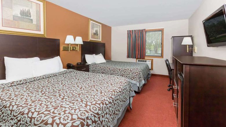 <b>Days Inn & Suites Des Moines Airport Room</b>. Images powered by <a href="https://iceportal.shijigroup.com/" title="IcePortal" target="_blank">IcePortal</a>.