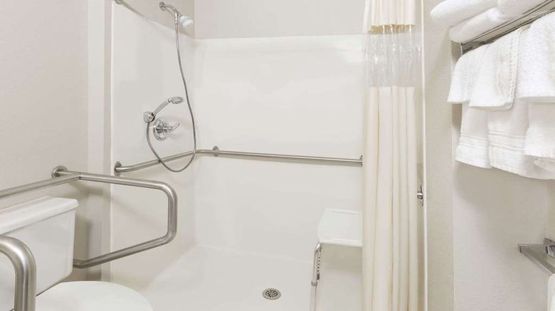 <b>Days Inn & Suites Des Moines Airport Room</b>. Images powered by <a href="https://iceportal.shijigroup.com/" title="IcePortal" target="_blank">IcePortal</a>.