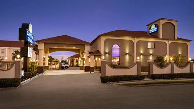 Days Inn & Suites Houston Hobby Airport