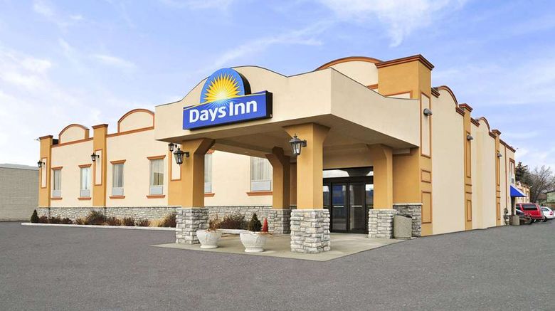 Days Inn Brampton Exterior. Images powered by <a href="https://iceportal.shijigroup.com" target="_blank" rel="noopener">Ice Portal</a>.