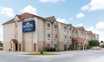 Microtel Inn & Suites Eagle Pass