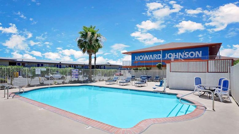 <b>Howard Johnson on East Tropicana Pool</b>. Images powered by <a href="https://iceportal.shijigroup.com/" title="IcePortal" target="_blank">IcePortal</a>.