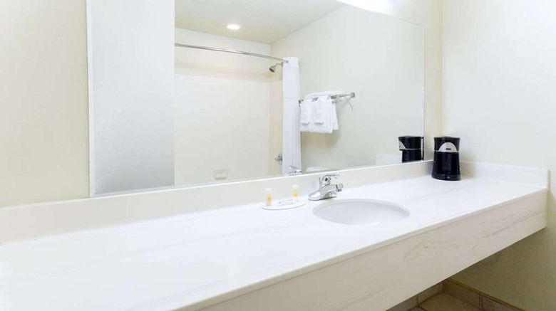 <b>Days Inn Colorado Springs Airport Room</b>. Images powered by <a href="https://iceportal.shijigroup.com/" title="IcePortal" target="_blank">IcePortal</a>.