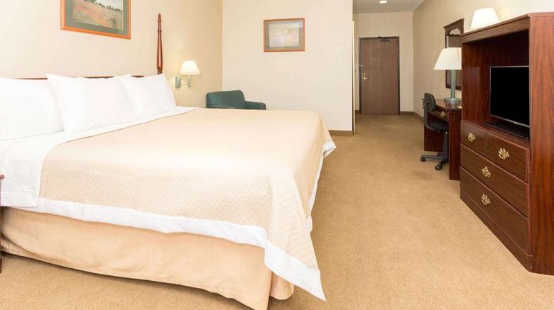<b>Days Inn Colorado Springs Airport Room</b>. Images powered by <a href="https://iceportal.shijigroup.com/" title="IcePortal" target="_blank">IcePortal</a>.